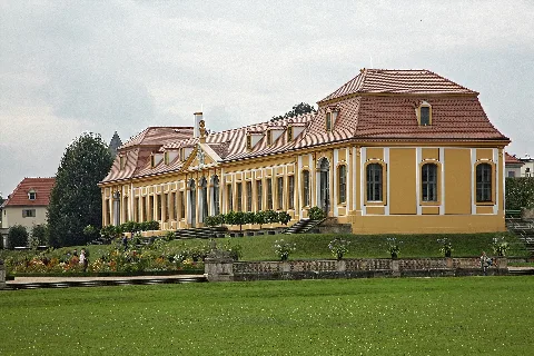 Großsedlitz: The baroque garden was built from 1719 to 1723 by an imperial count in Saxony, Germany, as an estate with orangery. The model of the approximately 18 hectare garden was the French horticulture.