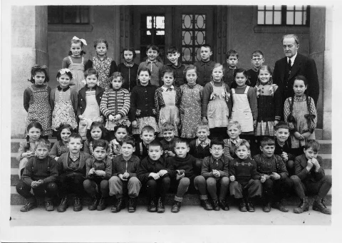 1944 Lehrer Bardola, The First Schoolyear. Das Erste Schuljahr (337134575)