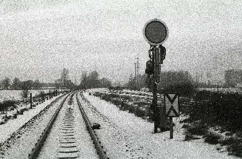 1981 12 22 11 11 11 Di Vorbahnhof Juelich Evsig Rechts Haar Wegretusch 50Proz