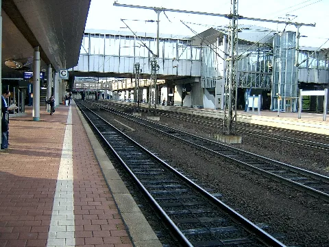 2004 08 Bahnhof Kassel Wilhelmshöhe Gnu Fdl Sicherlich
