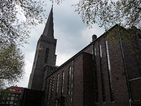 2010 04 27 – Bottrop – Kath. Herz Jesu Kirche Von Südost Panoramio