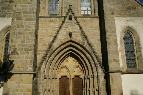 2010.08.21.173726 Eingang St. Georgkirche Amberg