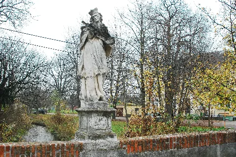 2010 11 20 0035 Achau Brucke Johannes Nepomuk2