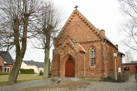 20111126 Apostelkirche Arpke 01