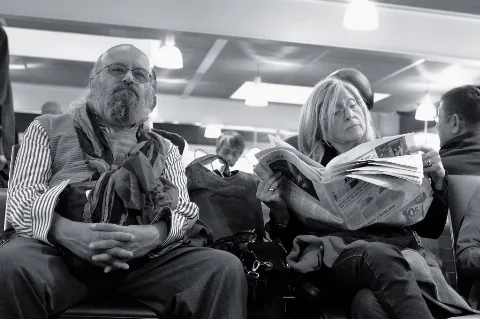 2012 News Reader Airport Zurich 6612824647 98E6C735Cd O
