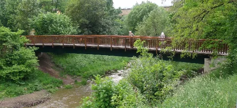 2013 05 11 00411 Wien23 Aquäduktsteg Ueber Liesingbach