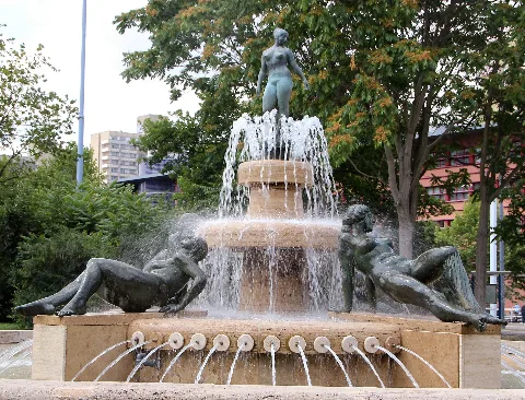 2014 07 Halle 04 Frauenbrunnen