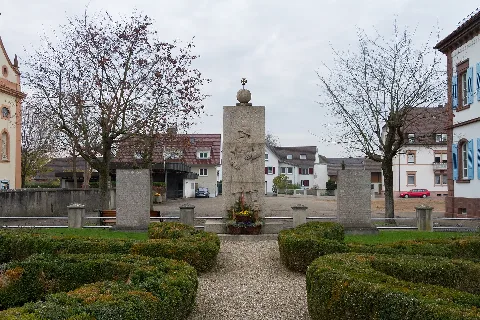 2014 11 21 2 Kriegsdenkmal Ringsheim