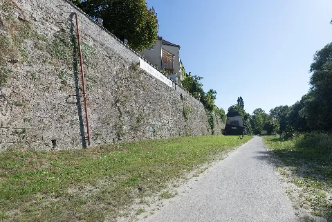 20150829 Braunau, Stadtmauer 1422