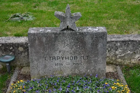 2016 01 02 Guentherz Klosterneuburg Friedhof Obere Stadt Russischer Soldatenfriedhof (04)