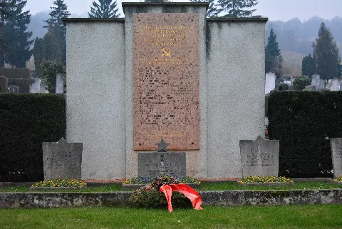 2016 01 02 Guentherz Klosterneuburg Friedhof Obere Stadt Russischer Soldatenfriedhof (07)
