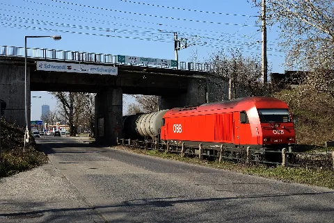 2016 013 68233 Unterfuehrung Lobau Hst