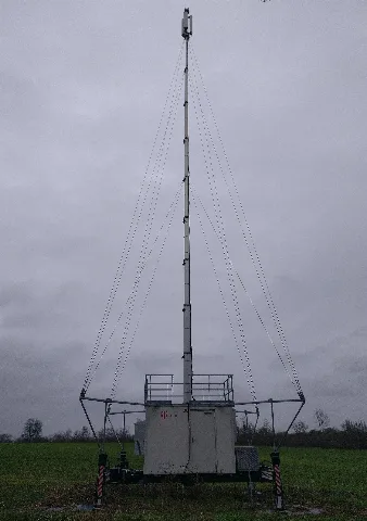 2020 01 08 Mobile Radio Trailer Telekom Seitenansicht