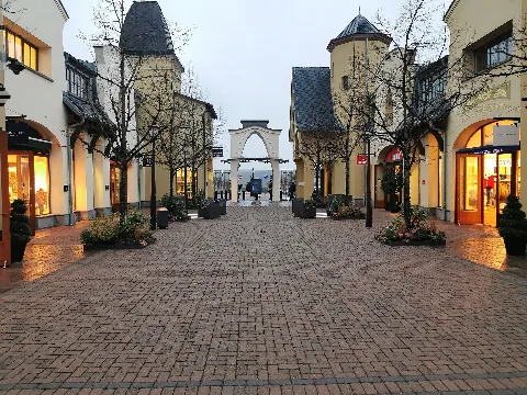 2022 02 01 Wertheim Village Geschäfte 8