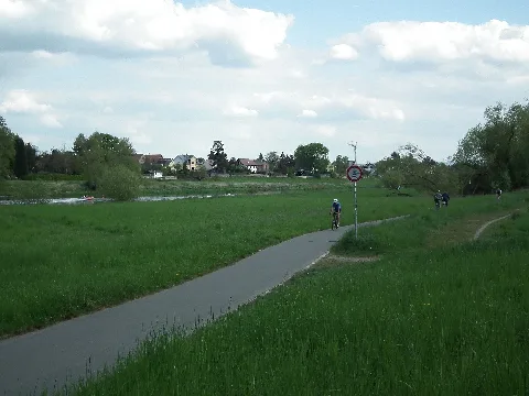 2022 05 07 Zschierener Elbweg, Dresden 02