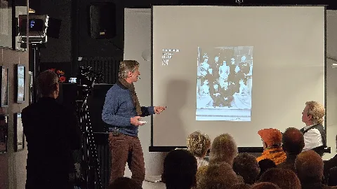 2025 11 18 Buchvorstellung "Das Haus Hannover. Abgedankt?" Im Kunstladen, Lister Straße 3, Mit Heinrich Prinz Von Hannover Und Klaus Ritgen (20038)