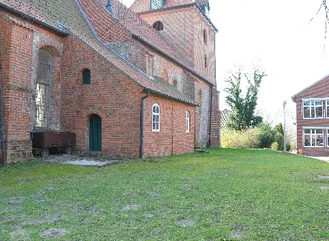 25104100086 Barrien Kirchhof