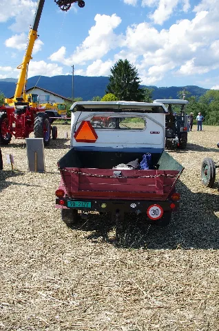 3Ème Salon Des Tracteurs Anciens Moulin De Chiblins 18082013 Austin Bmc Gipsy G 4 M 10 1967 Arrière