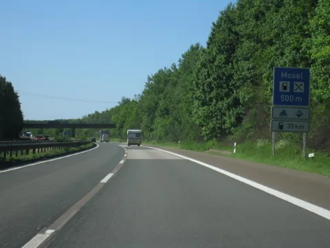 A61 Rasthof Mosel, 500M Geo En.hlipp.de 12028