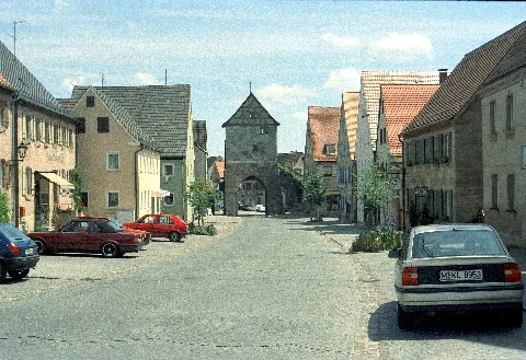 Abenberg, Der Marktplatz Mit Blick Zum Unteren Tor