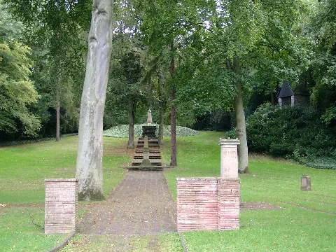 Alliierten Ehrenfriedhof Koblenz 2004