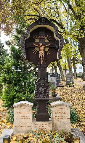 Alter Ostfriedhof (Augsburg) Grabkreuz 2