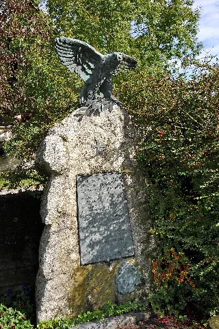 Altes Kriegerdenkmal In Meinigen 1