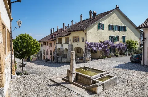Altstadt Von Erlach Be, Blick Vom Schloss