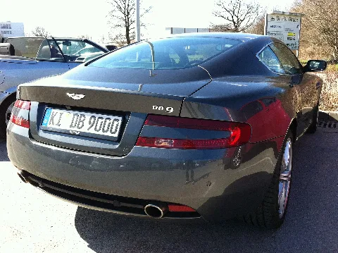 Am Db9 Heckansicht2