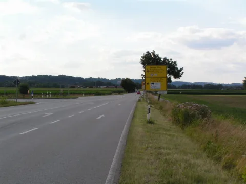 An Der B20 (Abzweigung Auf Die Ts16 Richtung Trosberg) Geo En.hlipp.de 11897