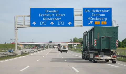 Ankündigung Ausfahrt B 1 Auf A 10, Westseite (2009)