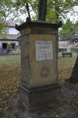 Arnoldi Grabstein Cth