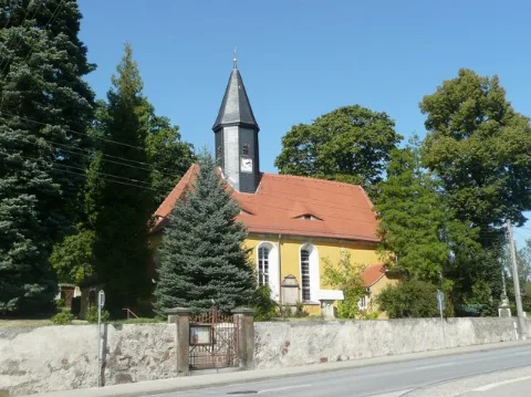Arnsdorf Blick Zur Dorfkirche Geograph.org.uk 8516
