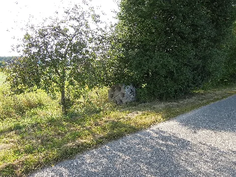 Artefakt Am Wegrand Des Wirtschaftswegs Von Zahna Nach Rahnsdorf 2017A