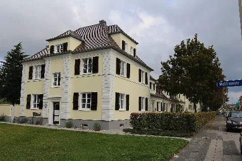 Aschantidorf Ludwigshafen, Wolframstraße 16