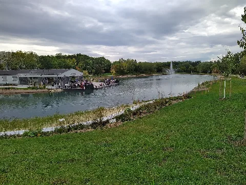 Auenteich Im Stadtteil Moskauer Platz In Erfurt 2