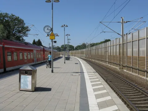 Augsburg Hochzoll Bahnhof (Augsburg Hochzoll Station) Geo.hlipp.de 26601