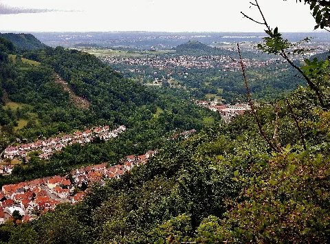 Ausblick Vom Burgstein, 744 M. Ü. Nn Schwäbische Alb Nordrand Weg (Hauptwanderweg 1, Hw 1), Albsteig, Blick Auf Lichtenstein Und Zum Georgenberg Panoramio