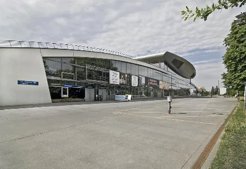 Außenansicht Vom Falkplatz Aus