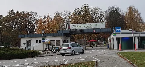 Aut — Bundesland Salzburg — Stadt Salzburg — Ignaz Harrer Straße 79 (Christian Doppler Klinik — Gr. Portal) Mattes 2021