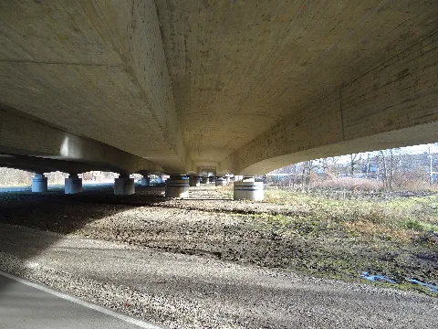 Autobahnbrückea39Kennelunten1