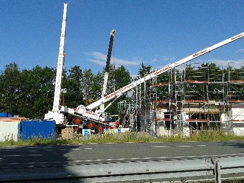 Autokran Stürzt Auf Supermarkt Baustelle In Ober Ramstadt Modau (2)