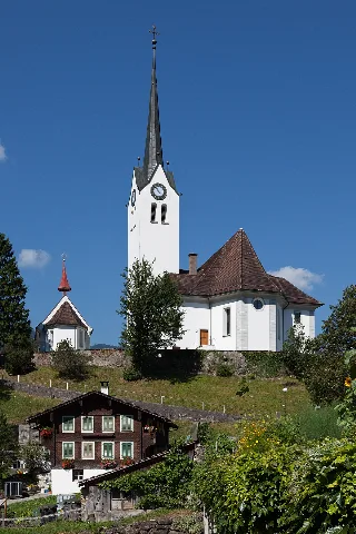 B Giswil Pfarrkirche Beinhaus Pfarrhaus