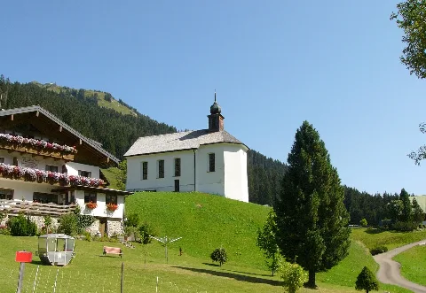 Baad Mit Kirche02