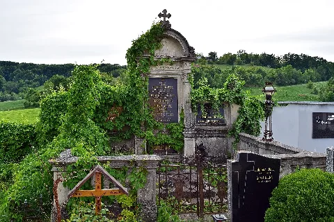 Bad Gleichenberg Trautmannsdorf Grabdenkmal Der Familie Hötzl