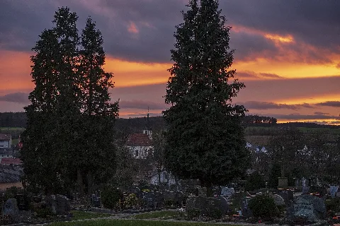 Bad Rappenau Obergimpern Blick Über Friedhof Zur Kirche Bei Sonnenuntergang