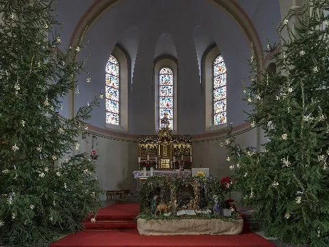 Bad Rappenau Obergimpern St. Cyriak Innenansicht Chor Mit Weihnachtsbäumen