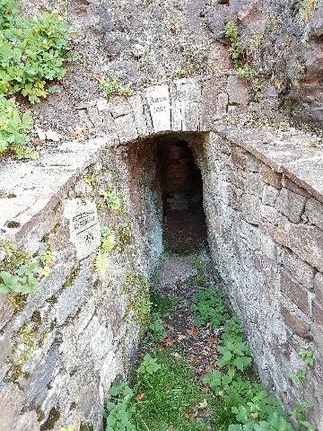 Bad Schlema, Mundloch Unterer Roter Felsenstolln