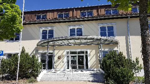 Bad Tölz — Prof. Max Lange Platz 2 (Finanzamt Wolfratshausen Außenstelle Bad Tölz)