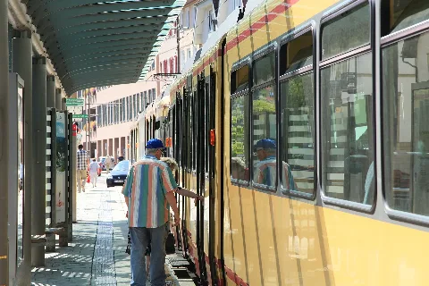 Bad Wildbad König Karl Straße Haltestelle Uhlandplatz Sommerbergbahn 04 Ies